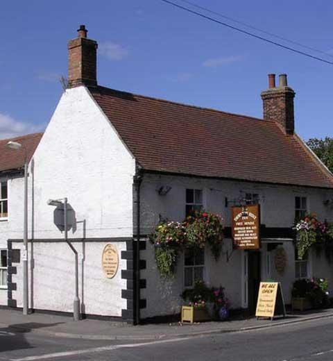 Thornton Hunt Inn, Thornton Curtis. (Pub). Published on 20-04-2015