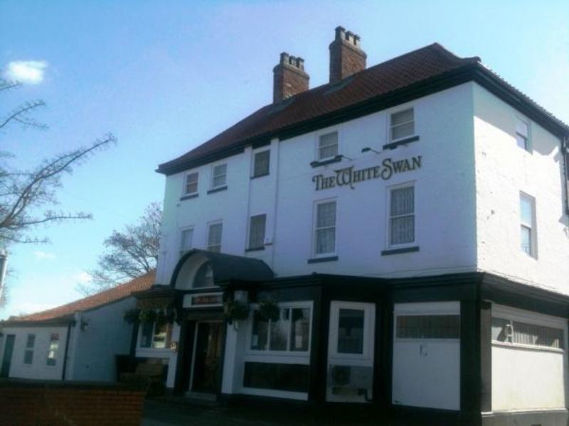 White Swan, Barton-upon-Humber. (Pub). Published on 18-04-2015