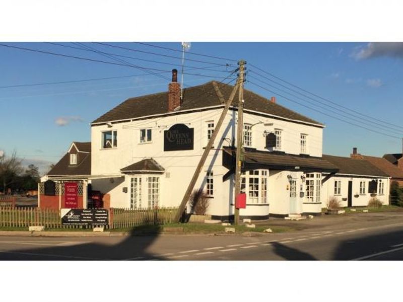 Queens Head, North Kelsey Moor. (Pub). Published on 11-09-2016