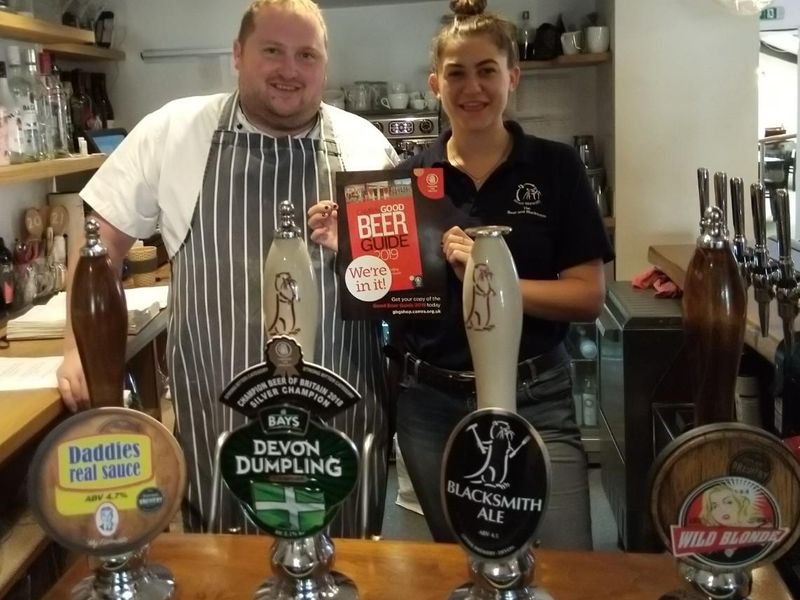 Landlord Malcolm & Lydia receiving GBG2019 Licensee Pack. (Bar, Publican, Award). Published on 18-10-2018 
