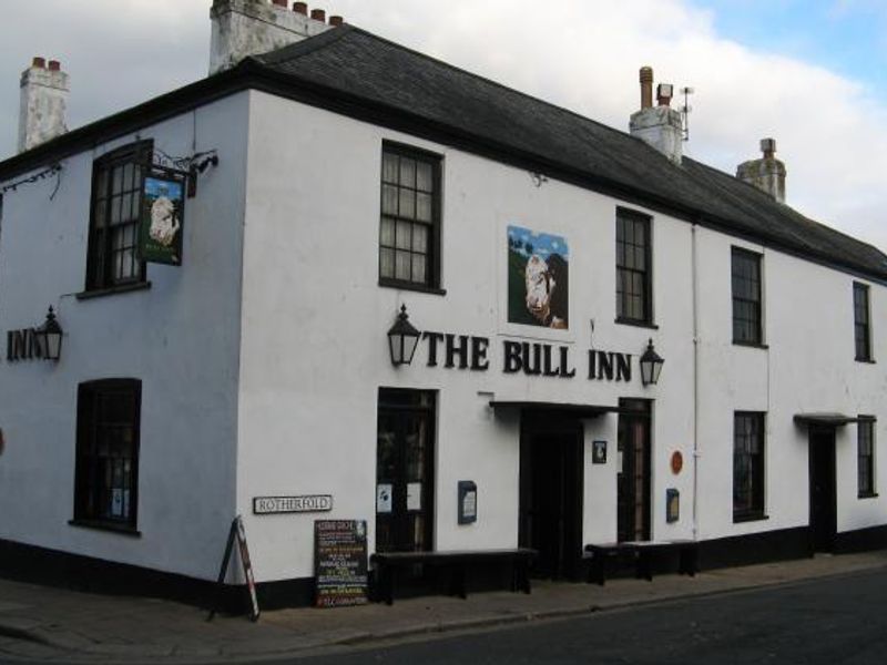 Bull Inn pre 2020. (Pub, External). Published on 14-12-2013 