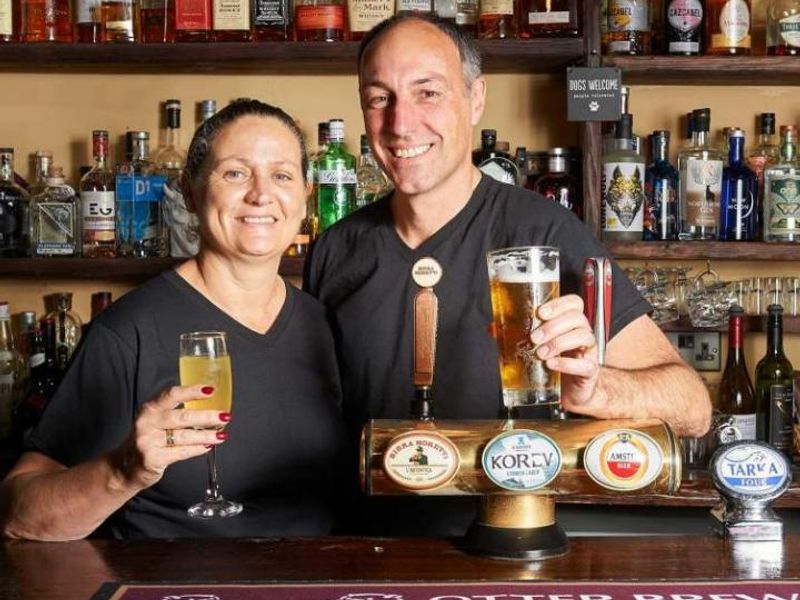 Paul and Ness Moir. (Bar, Publican). Published on 16-01-2021