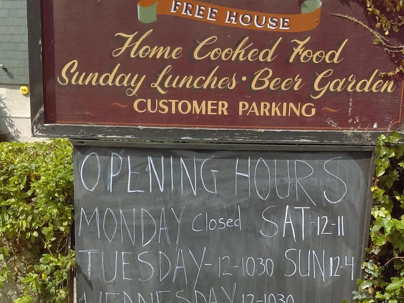 Opening times September 2018. (Sign). Published on 03-09-2018 