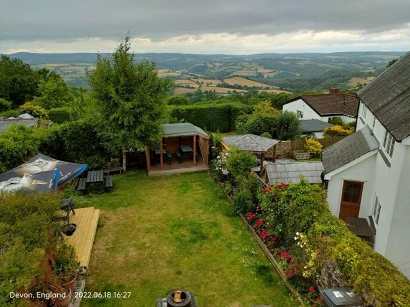 Garden & View. (Garden). Published on 19-06-2022