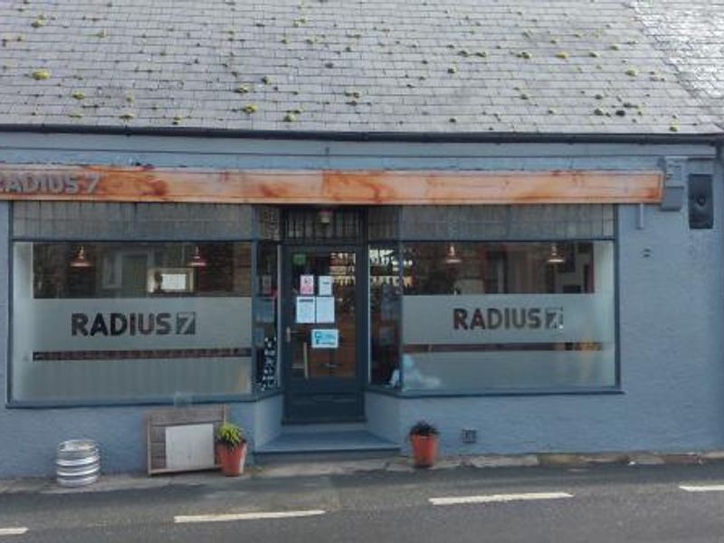 Radius 7. (Pub, External). Published on 07-02-2016