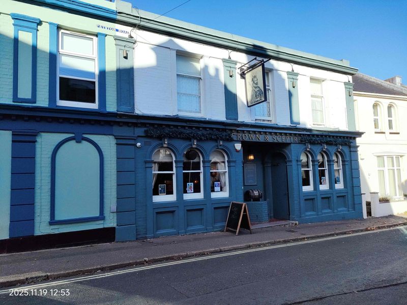 2025. (Pub, External, Sign). Published on 20-11-2025 