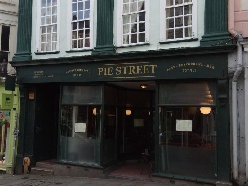 Pie Street Totnes - Nov 18. (External, Key). Published on 26-11-2018 