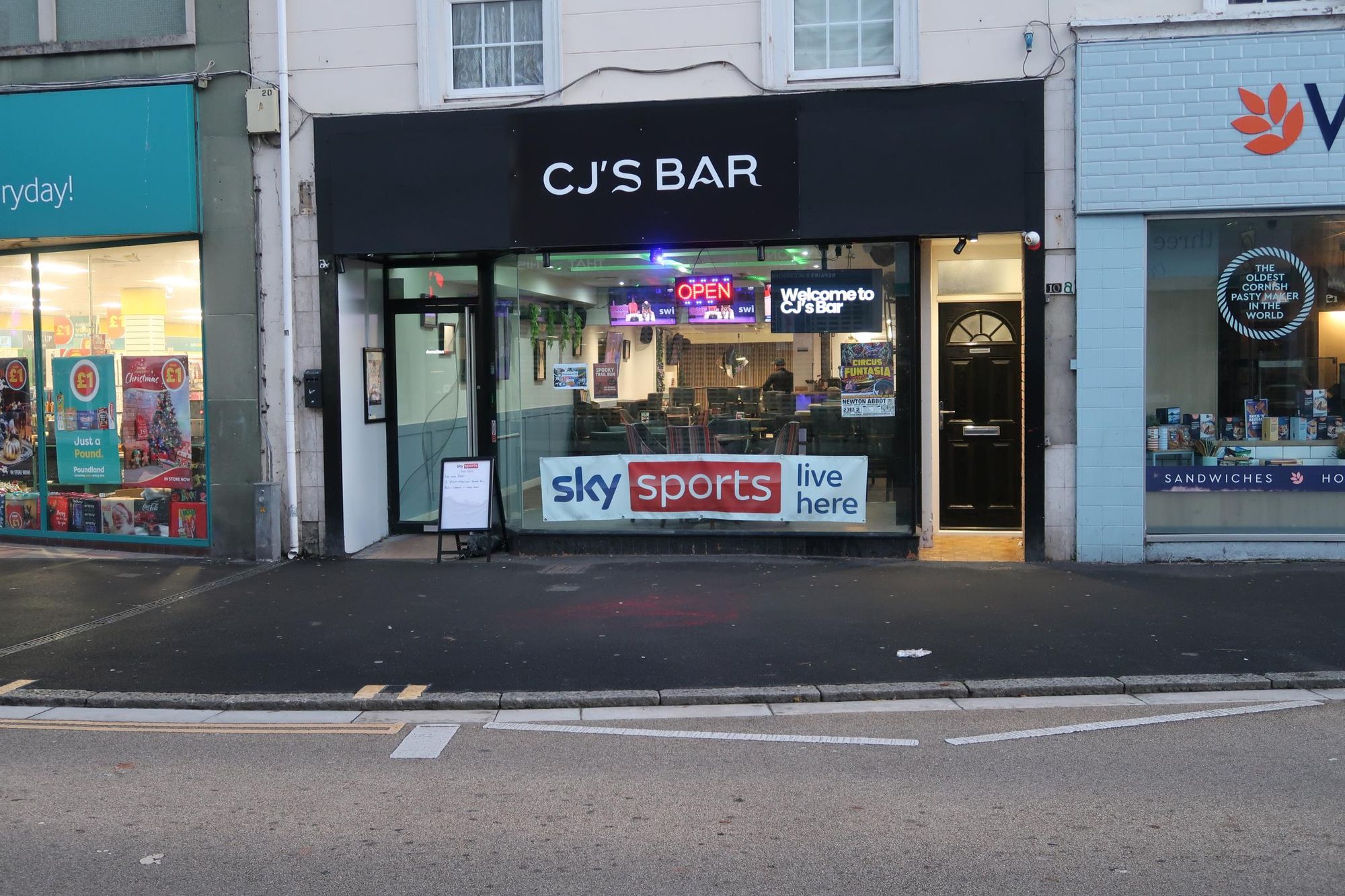 (Pub, External, Bar, Key). Published on 31-10-2025