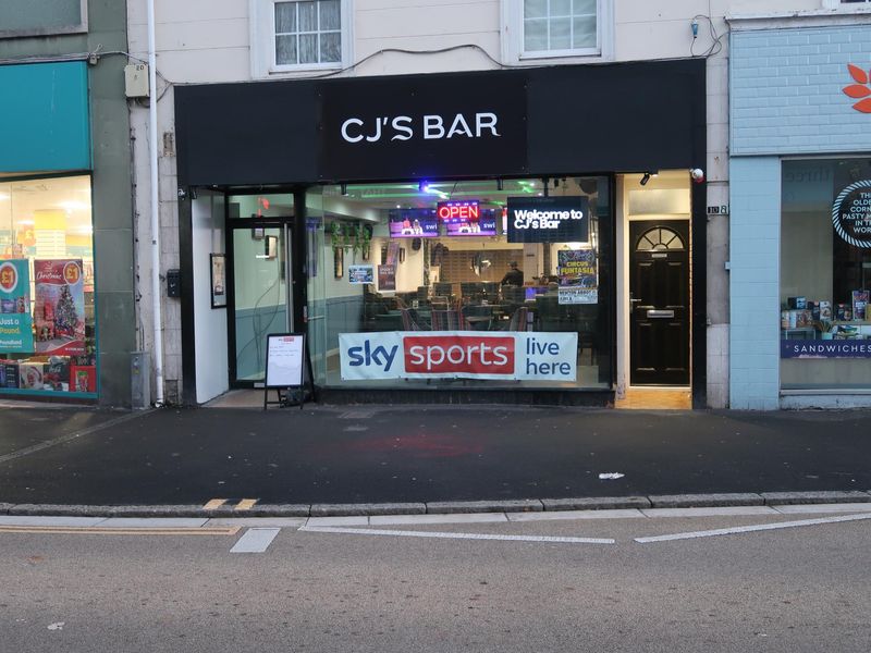 (Pub, External, Bar, Key). Published on 31-10-2025