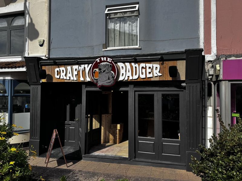 Crafty Badger Teignmouth 2025. (Pub, External, Sign, Key). Published on 20-10-2025 
