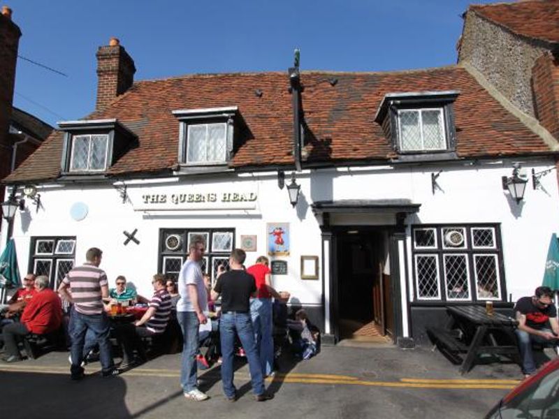 Queen's Head, Wokingham. (Pub, External). Published on 11-01-2013