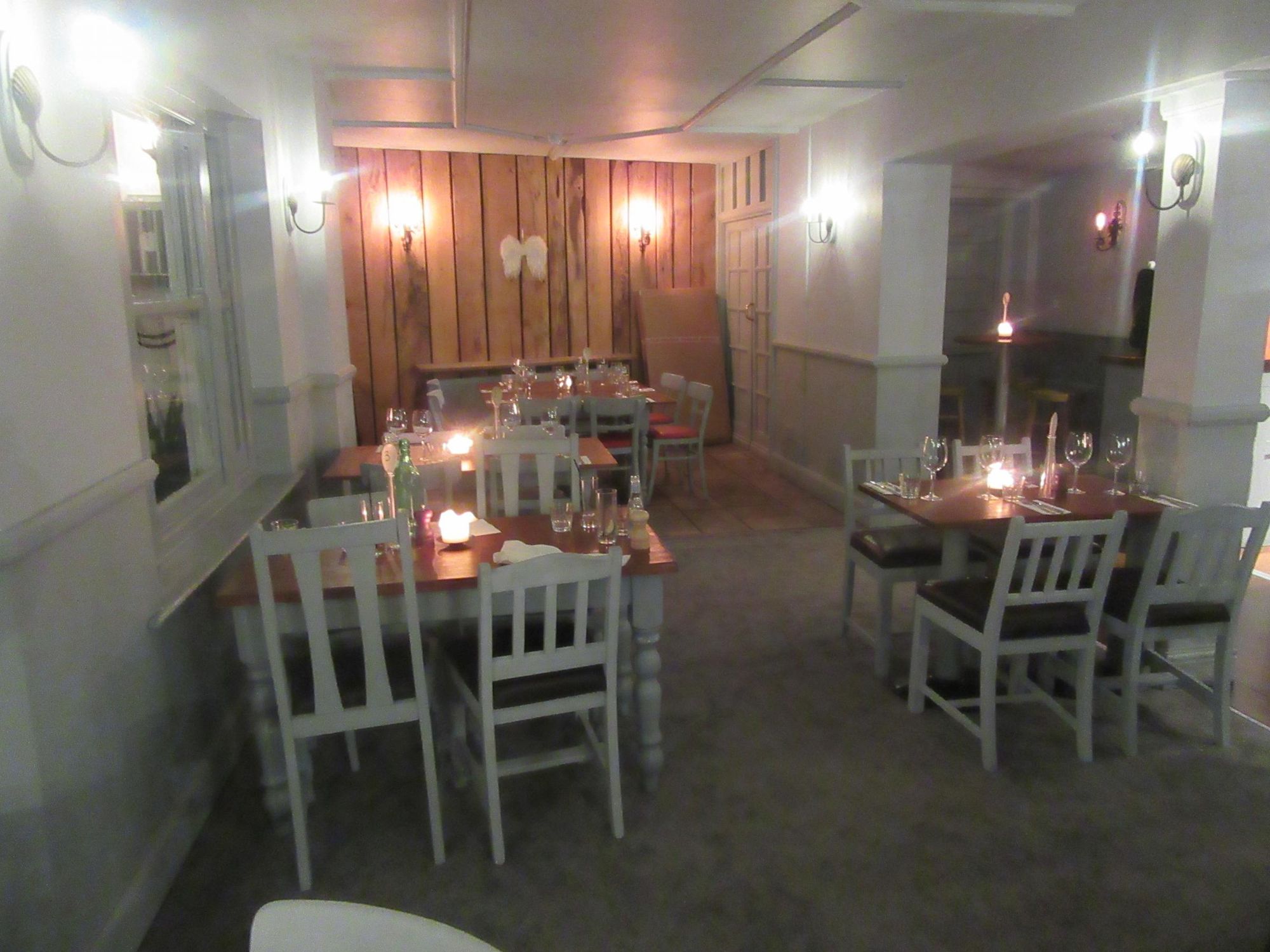 Angel, Poole in 2017. (Bar). Published on 08-01-2017