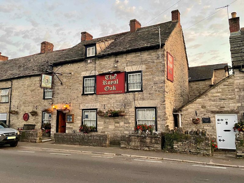 Royal Oak, Heston (Photo: Nick Yarwood 07/10/2023). (Pub, External, Key). Published on 17-11-2023
