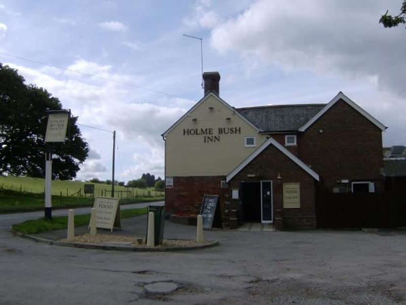 Holme Bush Inn, Corfe Mullen (Photo: Roger Mayhew 2013) . (Pub, External). Published on 06-10-2013
