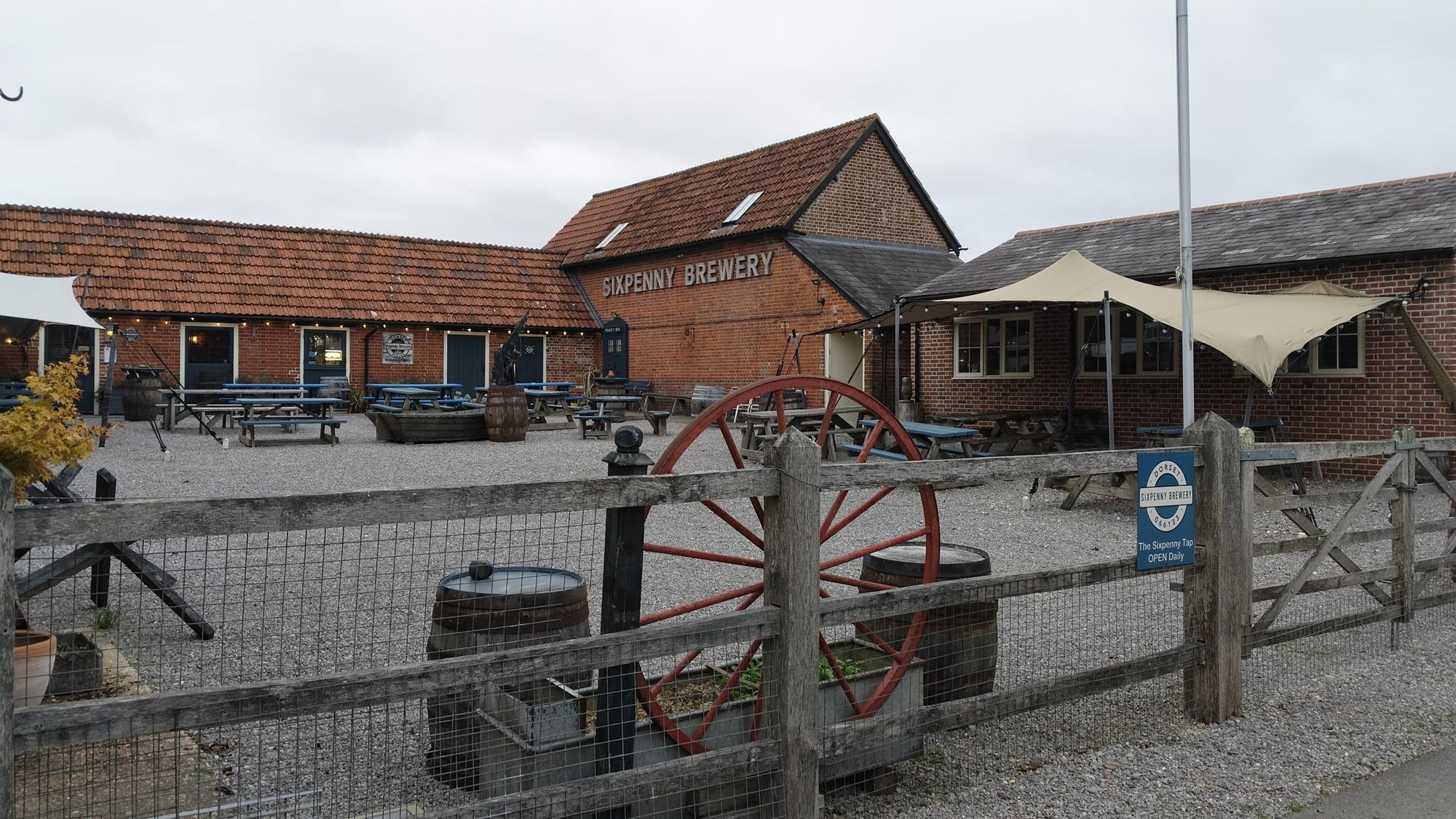 Sixpenny Tap, Cranborne (Photo: Alan Molloy 15/10/2025). (Pub, External, Key). Published on 22-10-2025