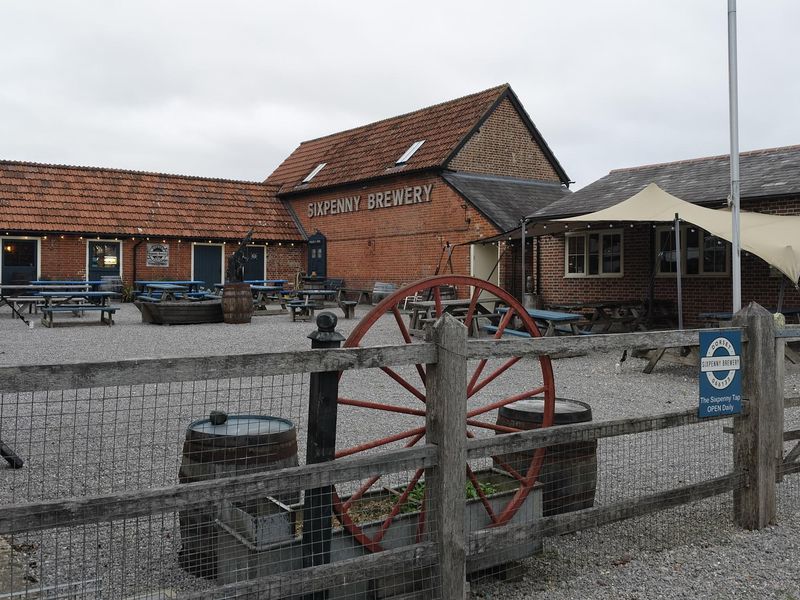 Sixpenny Tap, Cranborne (Photo: Alan Molloy 15/10/2025). (Pub, External, Key). Published on 22-10-2025