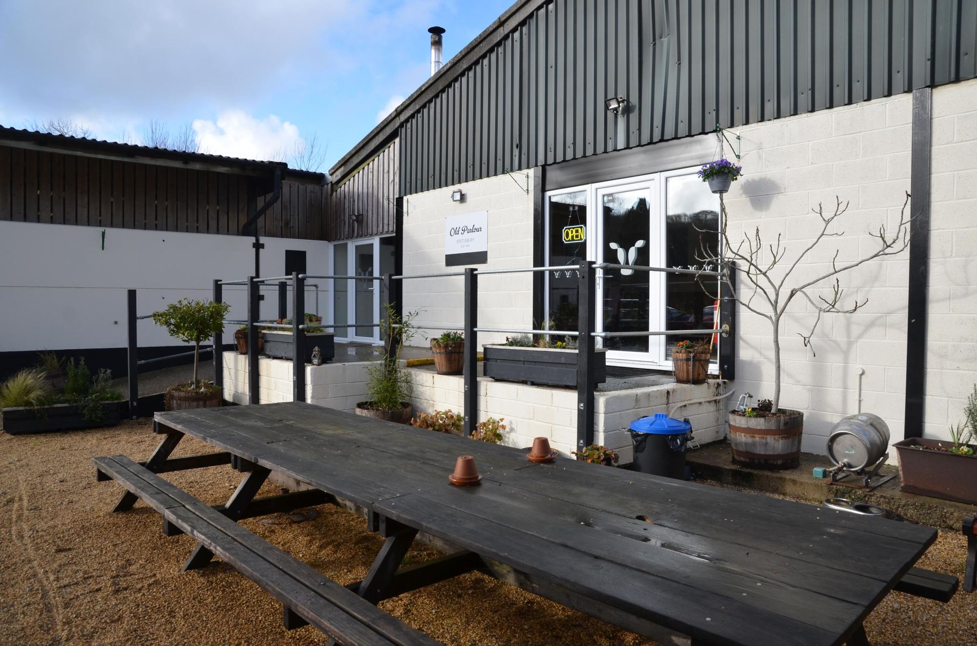 Old Parlour, Spetisbury (Photo: Phil Kimbrey - January 2026). (Pub, External, Key). Published on 15-02-2026