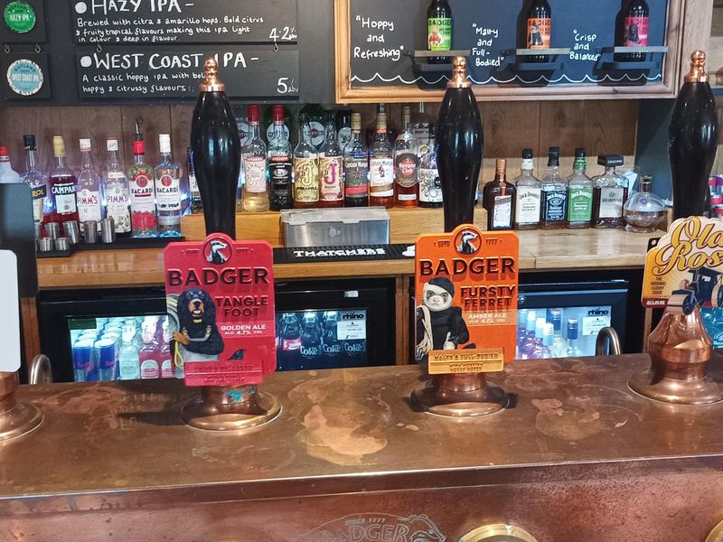 Yachtsman, Hamworthy (Photo: Ray Vanner - 06/06/2025. (Bar). Published on 01-02-2026 