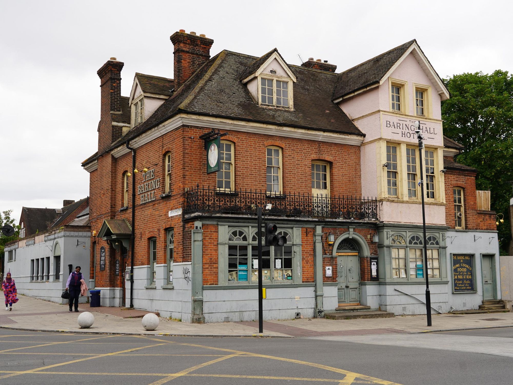 7 July 2022, after being closed again. (Pub, External). Published on 12-07-2022