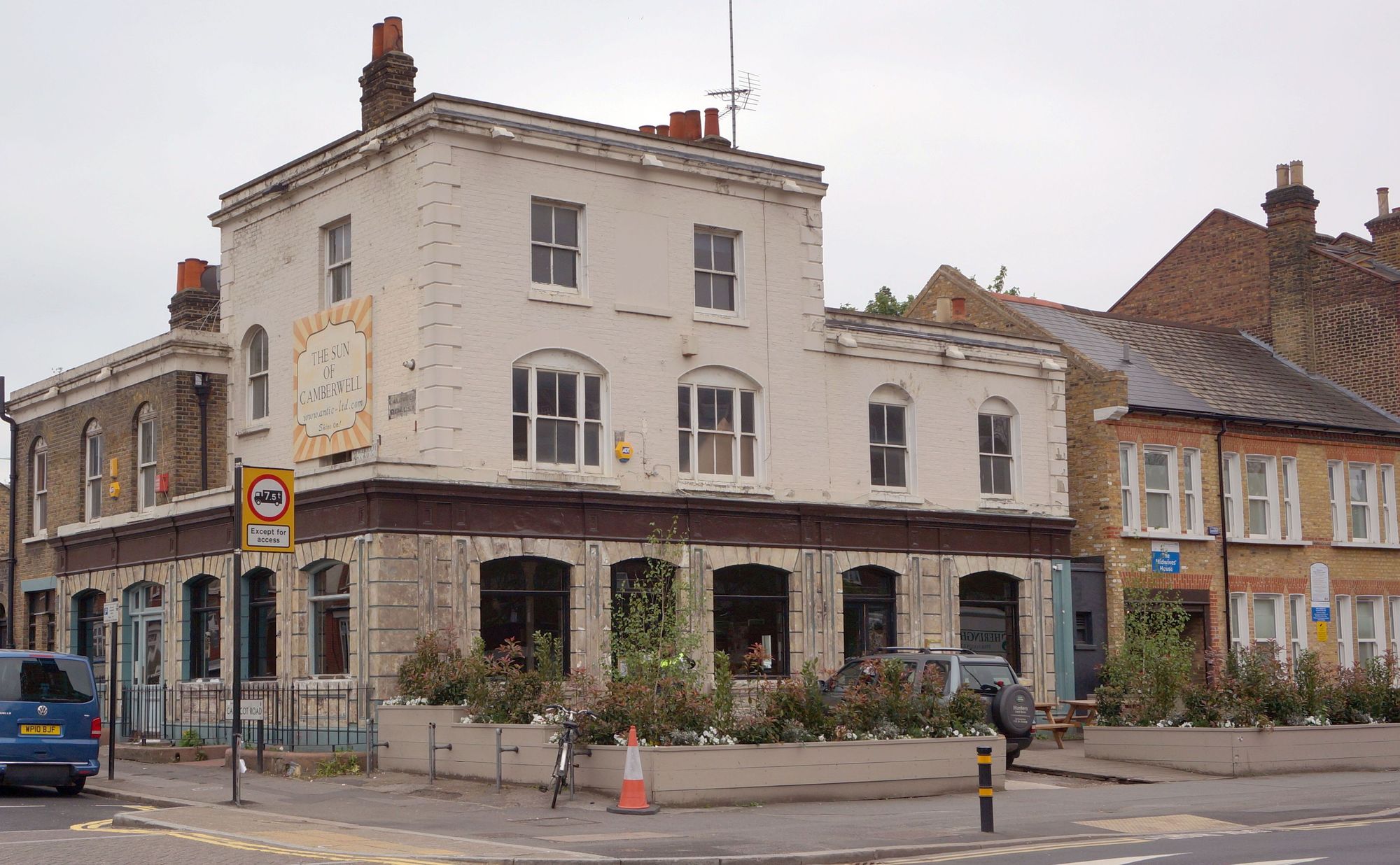 Street frontage. (Pub, External). Published on 22-05-2013