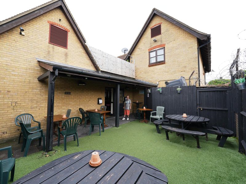 (Pub, Garden). Published on 27-07-2021