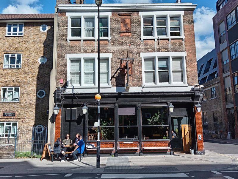Exterior of the pub, 2025. (Pub, External, Key). Published on 29-09-2025