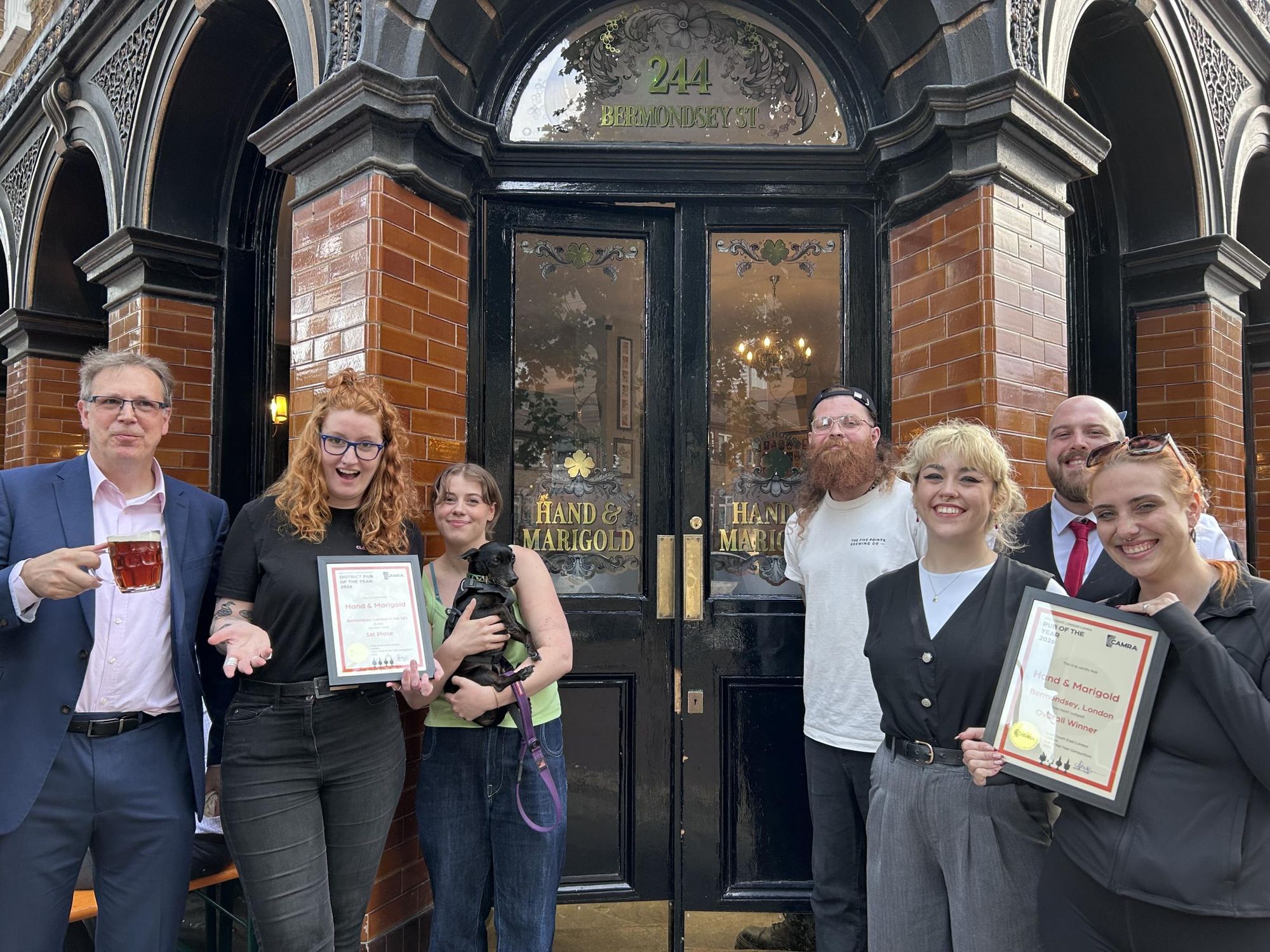 Staff being presented with 2026 Pub of the Year award . (Pub, External, Publican, Branch, Award, Key). Published on 04-06-2026