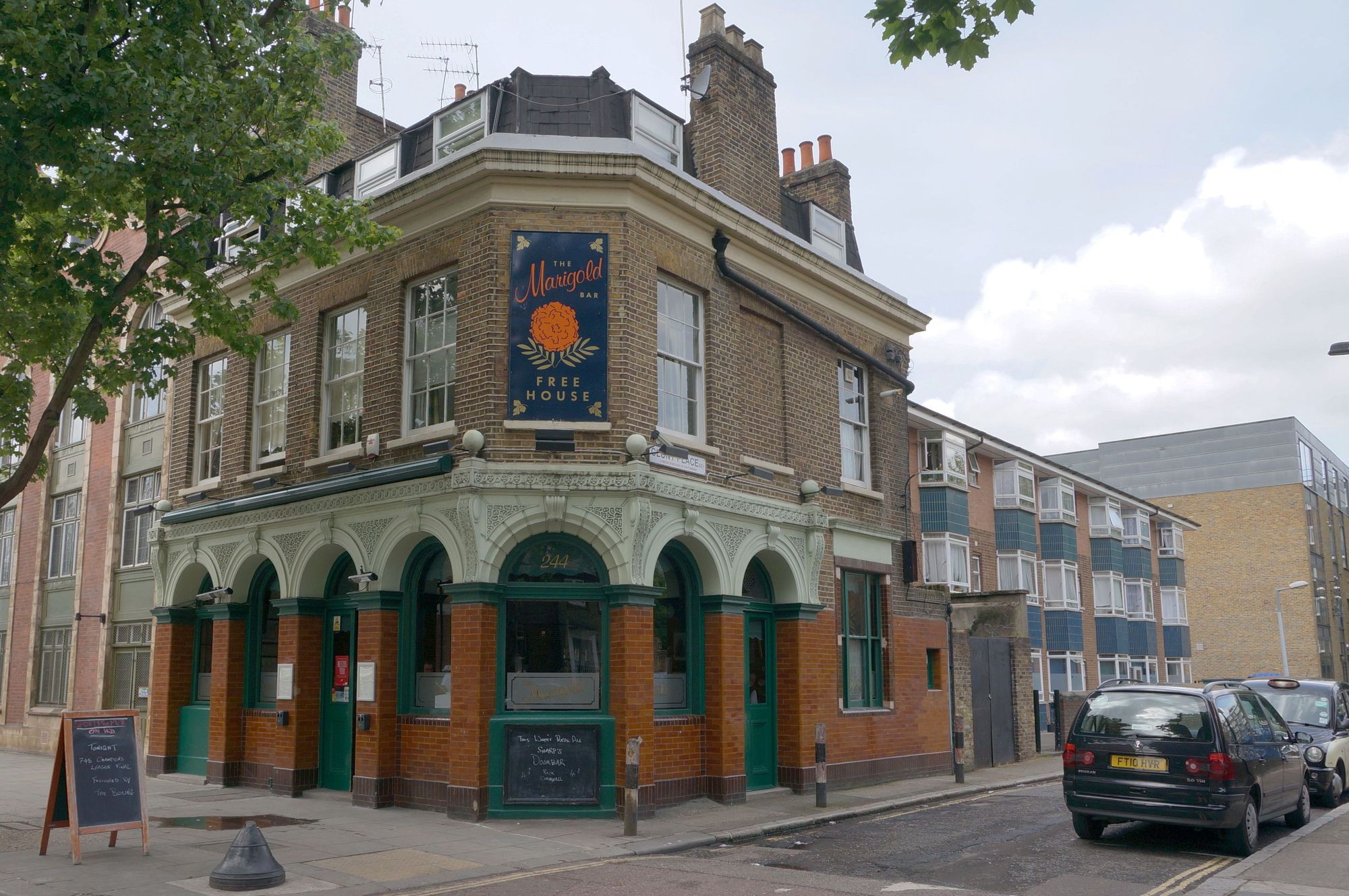 Street frontage. (Pub, External). Published on 25-05-2013