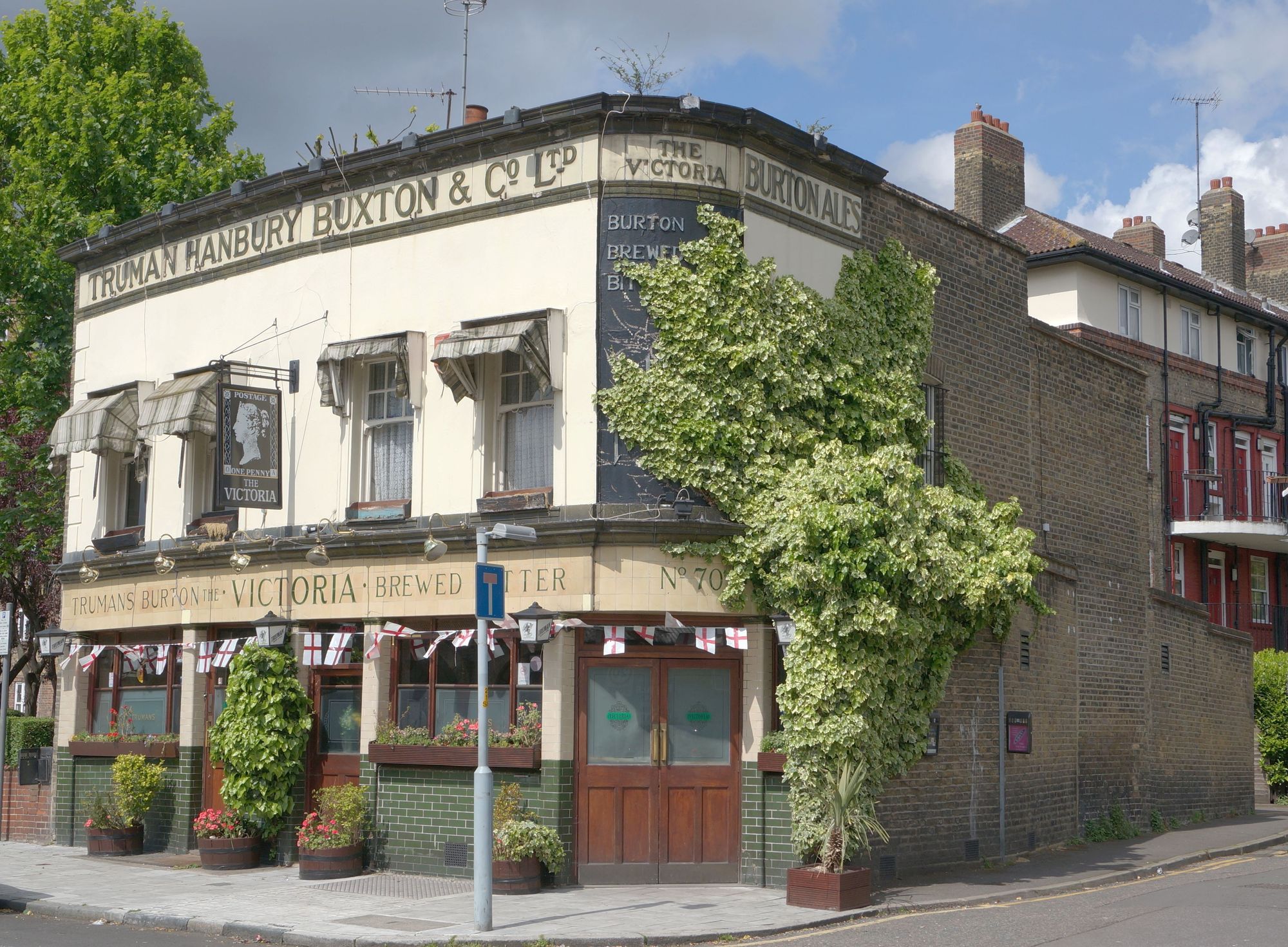 (Pub, External). Published on 25-05-2013