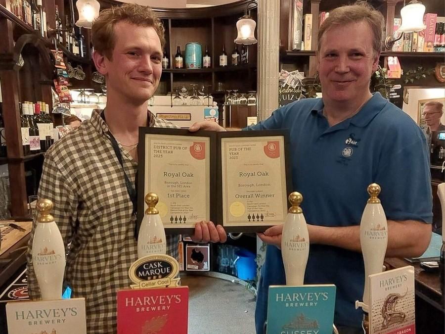 2023 SE1 District & branch Overall Pub of the Year presentation. (Pub, Bar, Customers, Party, Award). Published on 27-04-2023