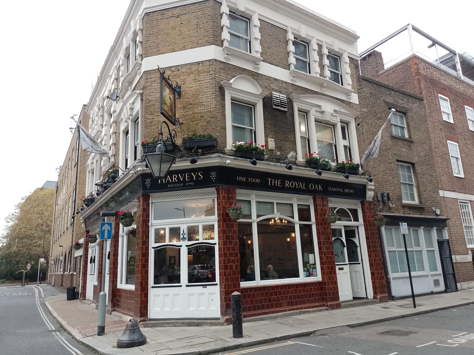 Pub outside. (Pub, External). Published on 11-11-2024