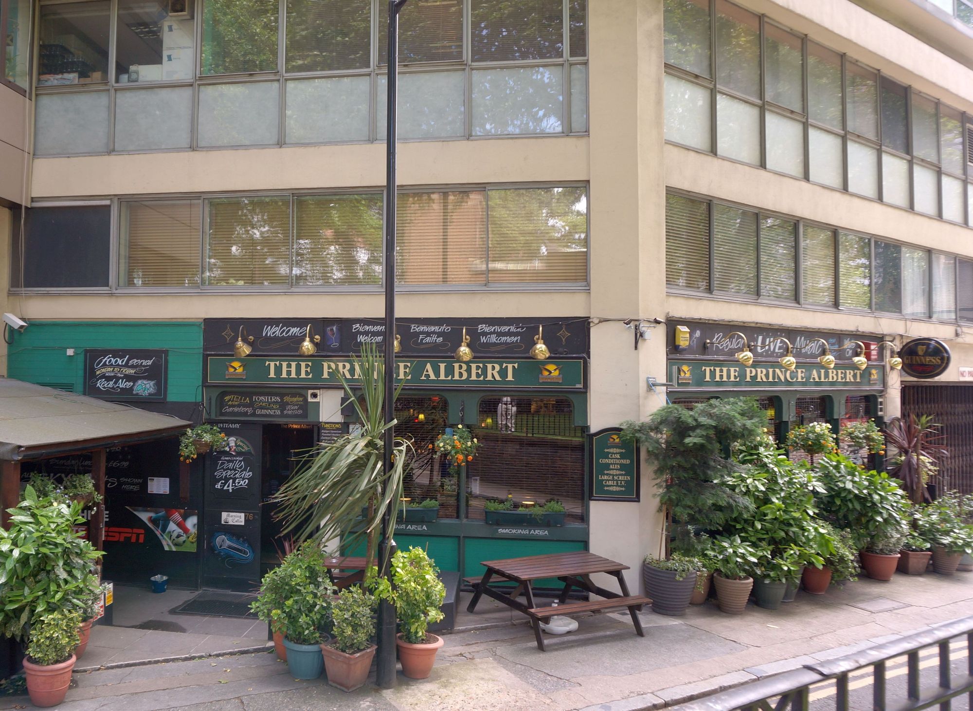 (Pub, External). Published on 17-06-2013