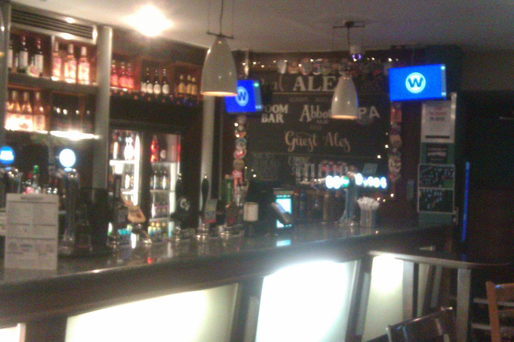 Right hand end of ground floor bar counter. (Bar). Published on 03-11-2022