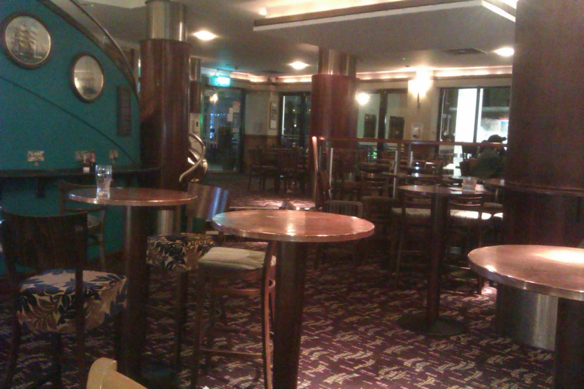 The ground floor bar floor. (Bar). Published on 03-11-2022