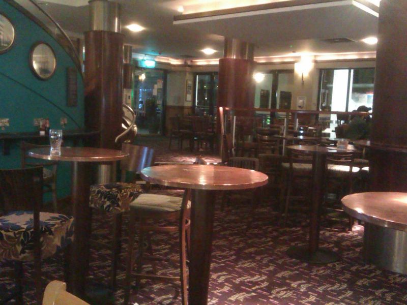 The ground floor bar floor. (Bar). Published on 03-11-2022 