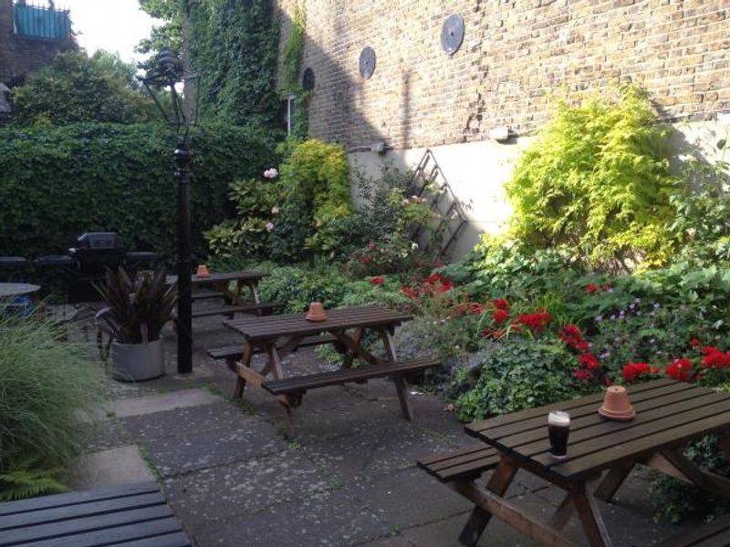 (Pub, Garden). Published on 14-02-2015 