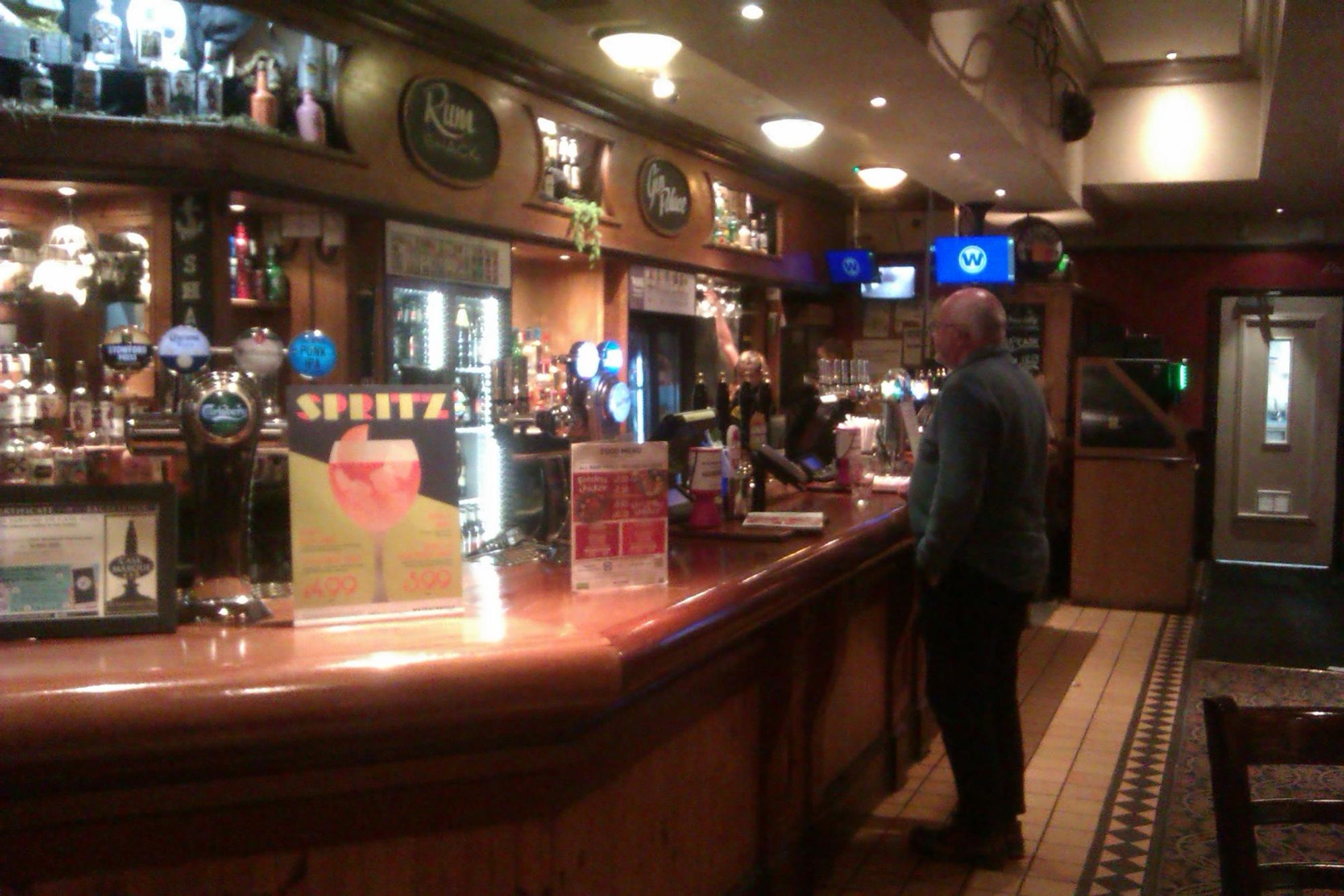 The bar counter. (Bar). Published on 16-10-2022