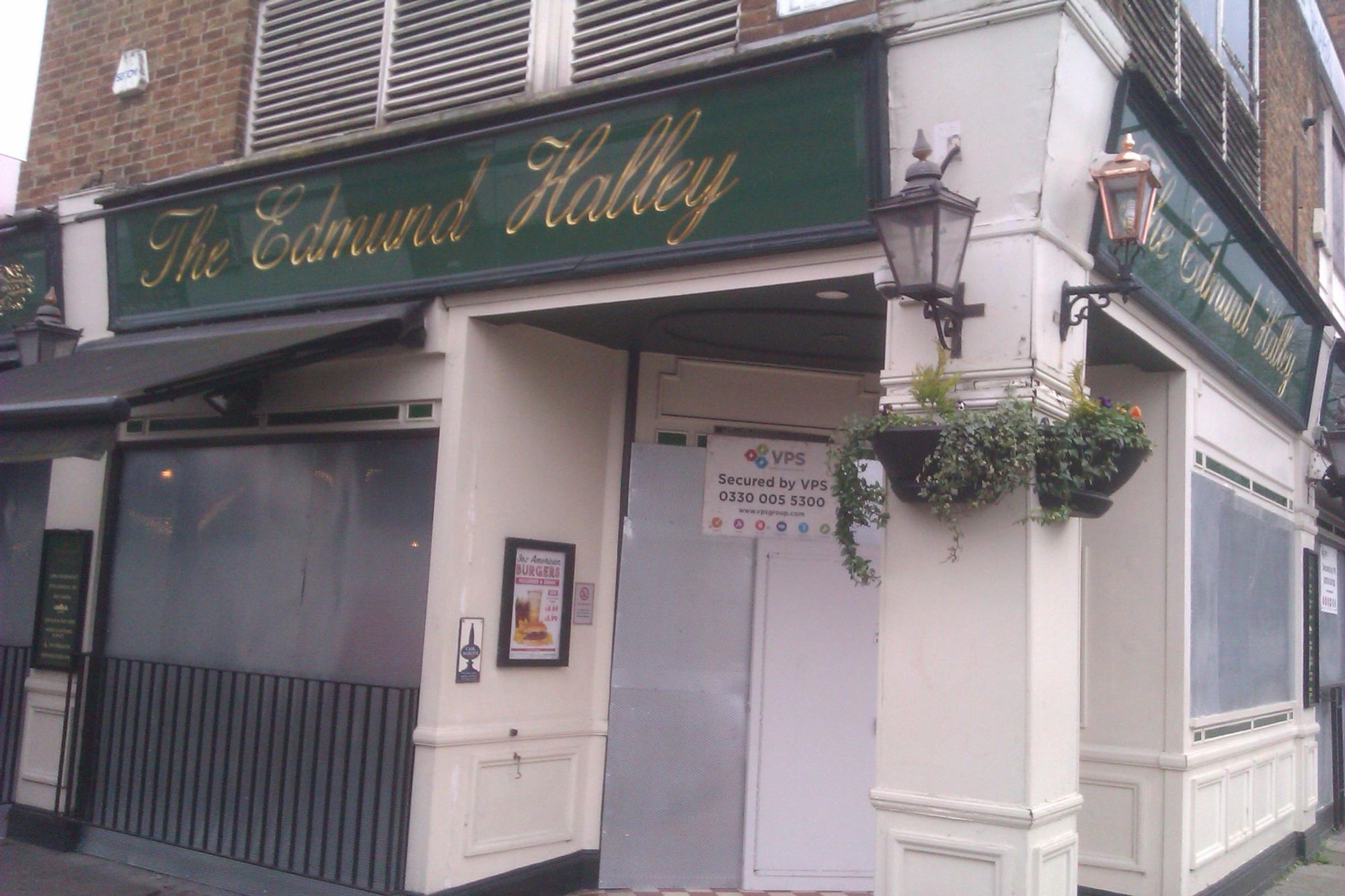 Closed and boarded up - week after closure. (Pub, External). Published on 05-01-2023