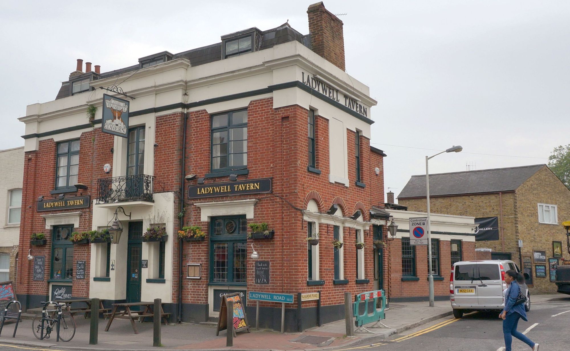 (Pub, External). Published on 21-06-2013