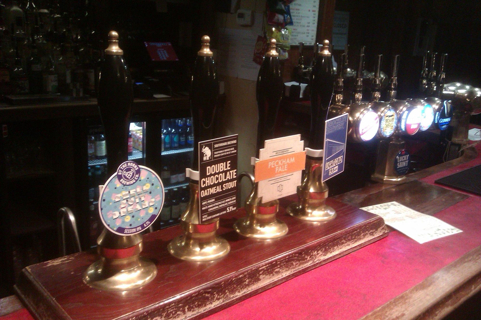 The cask offering through 4 handpumps. (Bar). Published on 08-02-2023