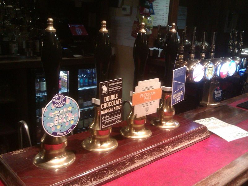 The cask offering through 4 handpumps. (Bar). Published on 08-02-2023