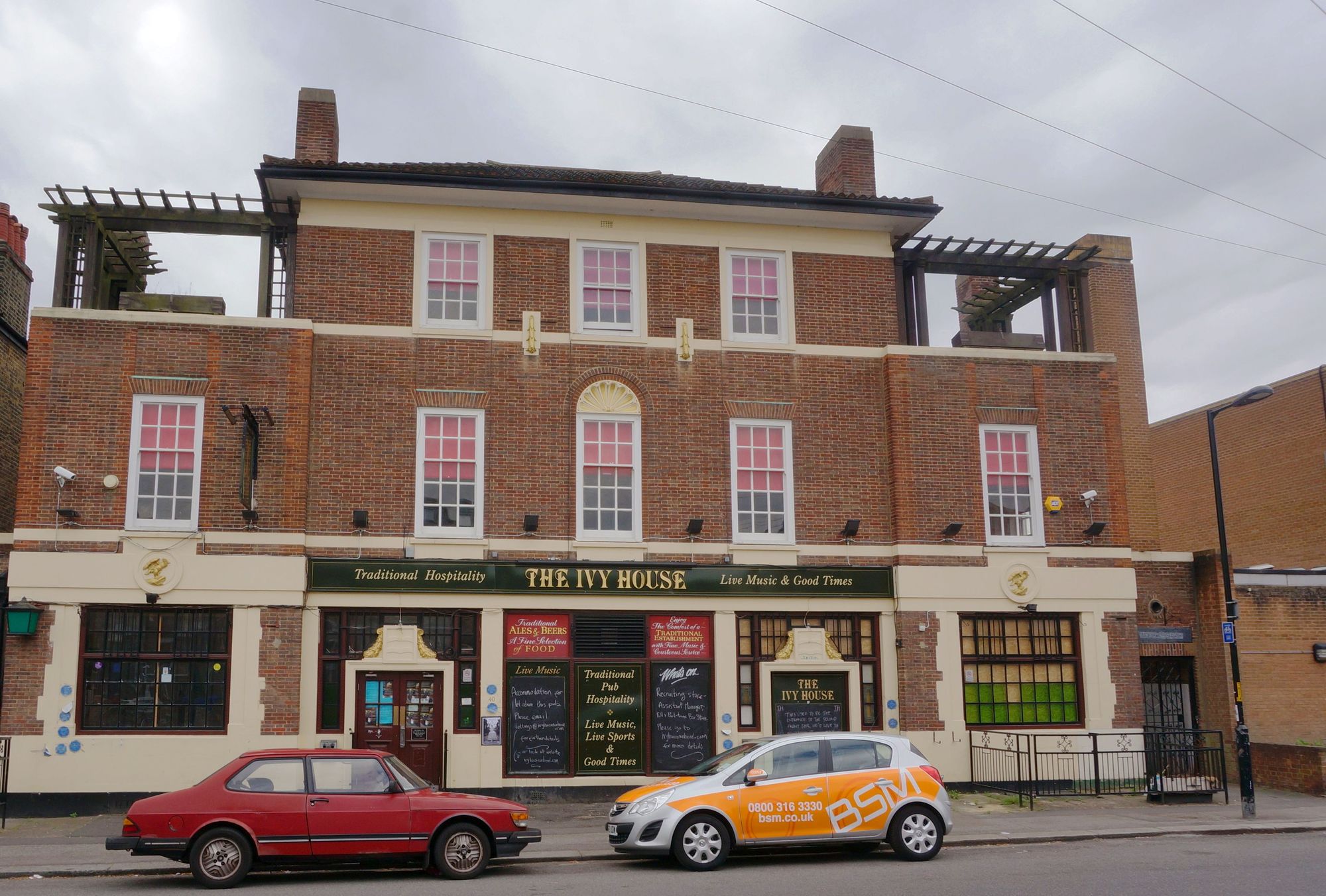 Exterior view from the street. (Pub, External). Published on 27-07-2013
