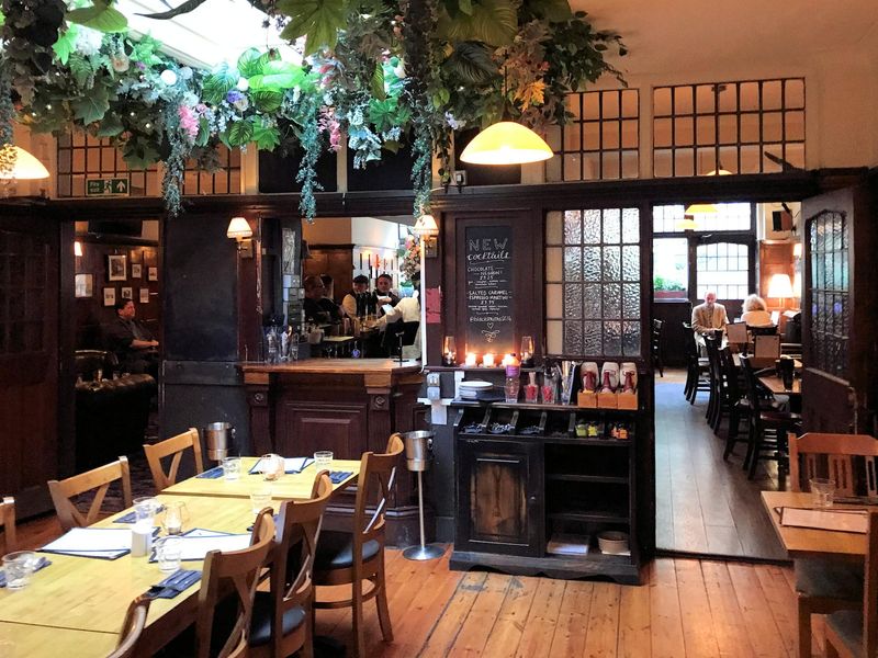 (Restaurant). Published on 20-04-2023