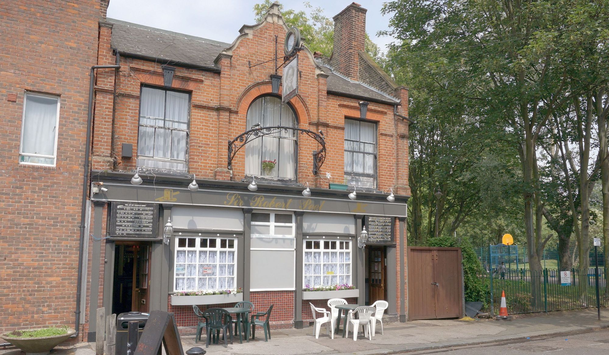 (Pub, External). Published on 22-06-2013