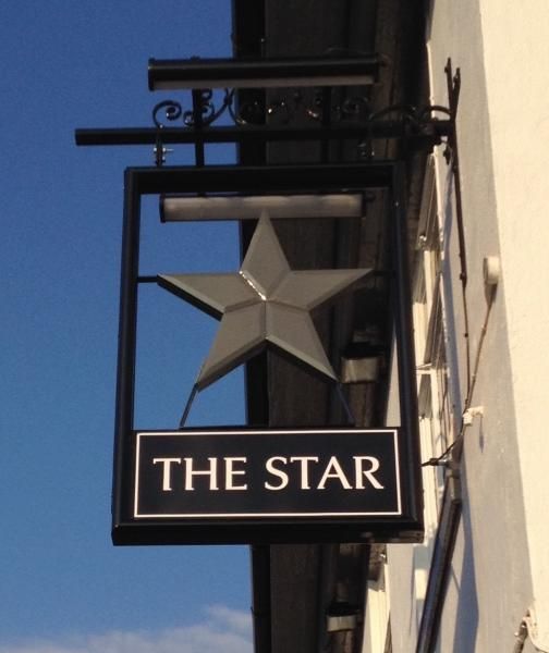 Pub hanging sign. (Sign). Published on 02-07-2015