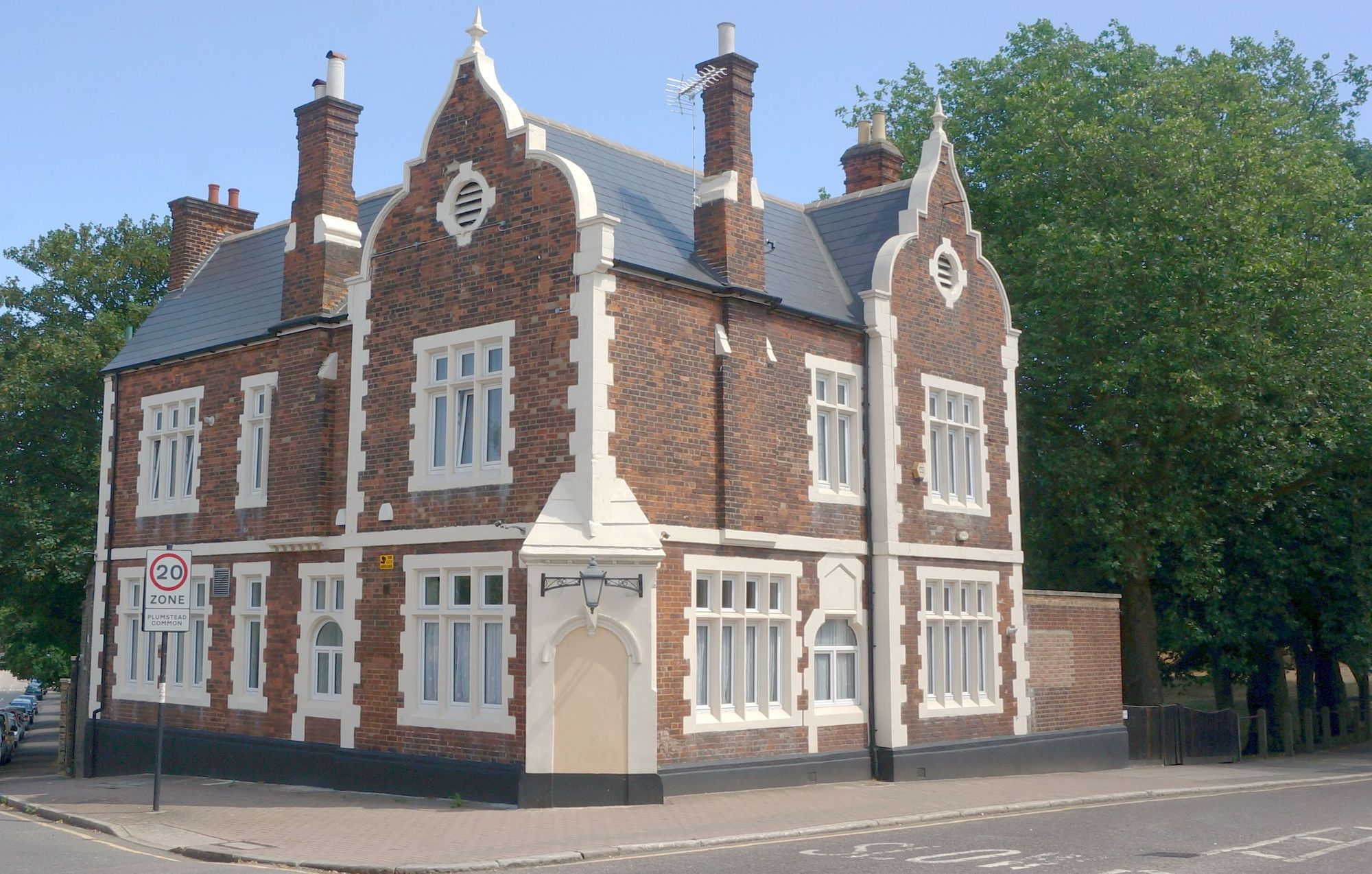(Pub, External). Published on 25-07-2013