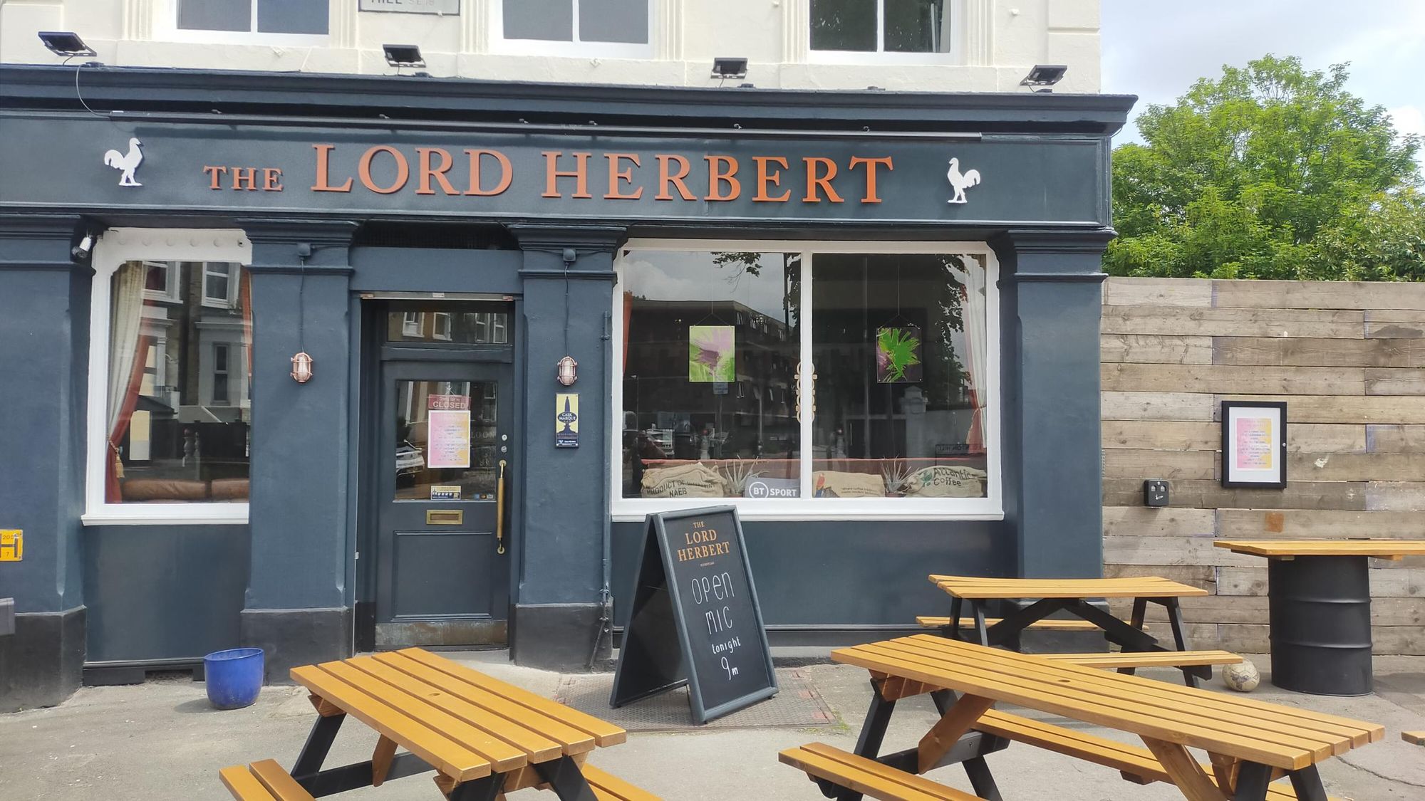Front entrance. (Pub, External, Garden). Published on 11-07-2023