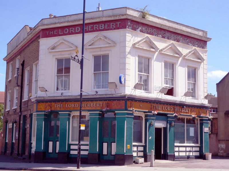 Former livery. (Pub, External). Published on 25-07-2013 