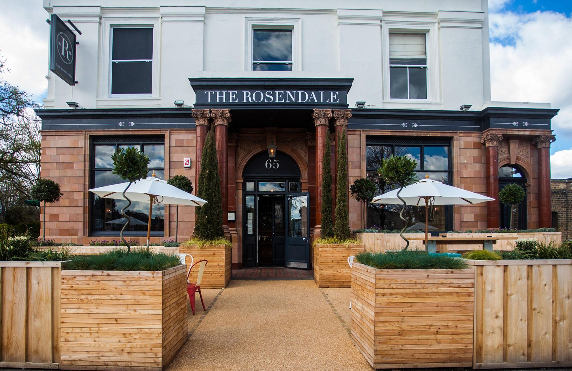 (c) Daniel Bristow The terrace of The Rosendale in West Dulwich. (Pub, External). Published on 16-11-2021