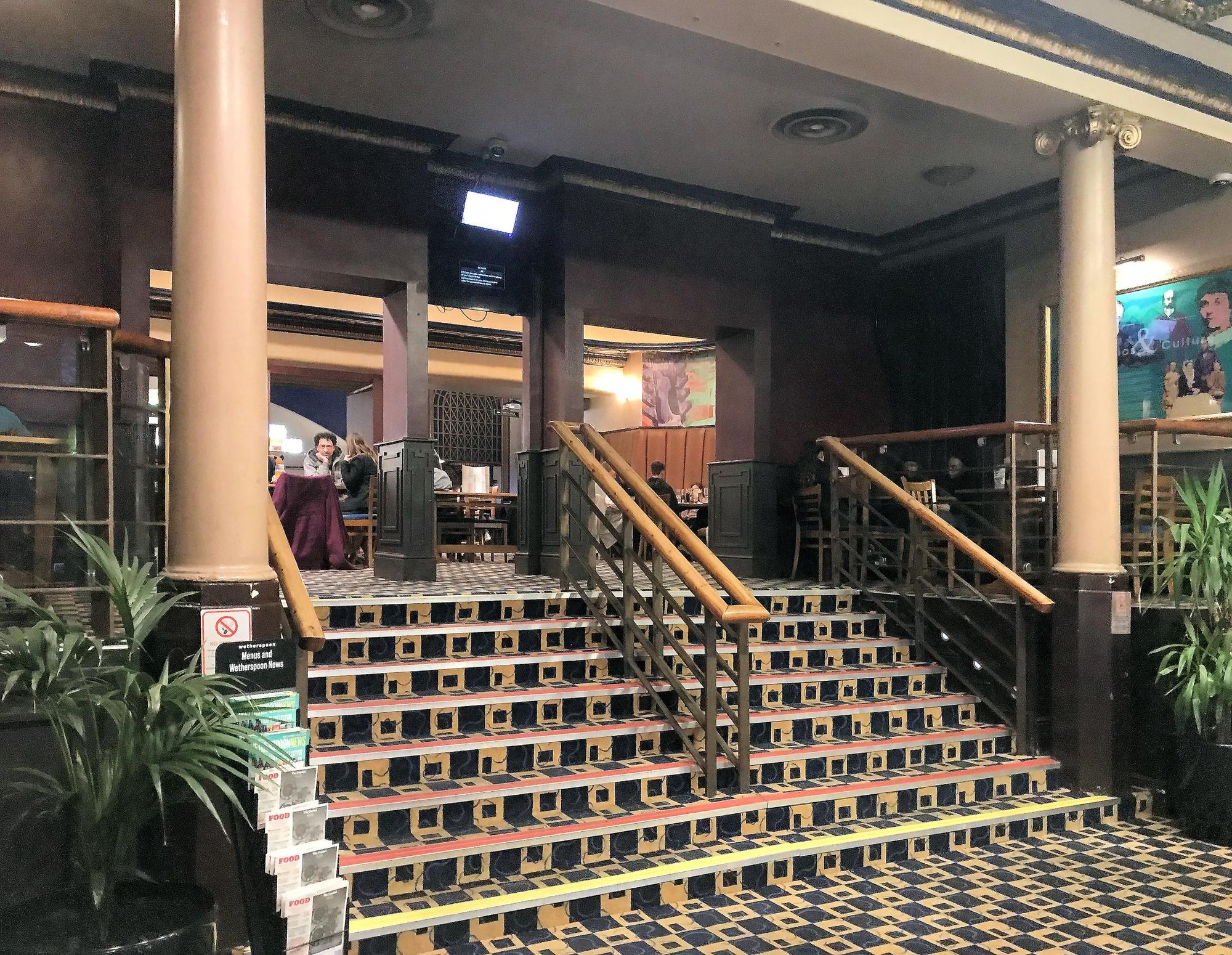 The front entrance steps up from the old cinema foyer. (Bar). Published on 15-07-2023